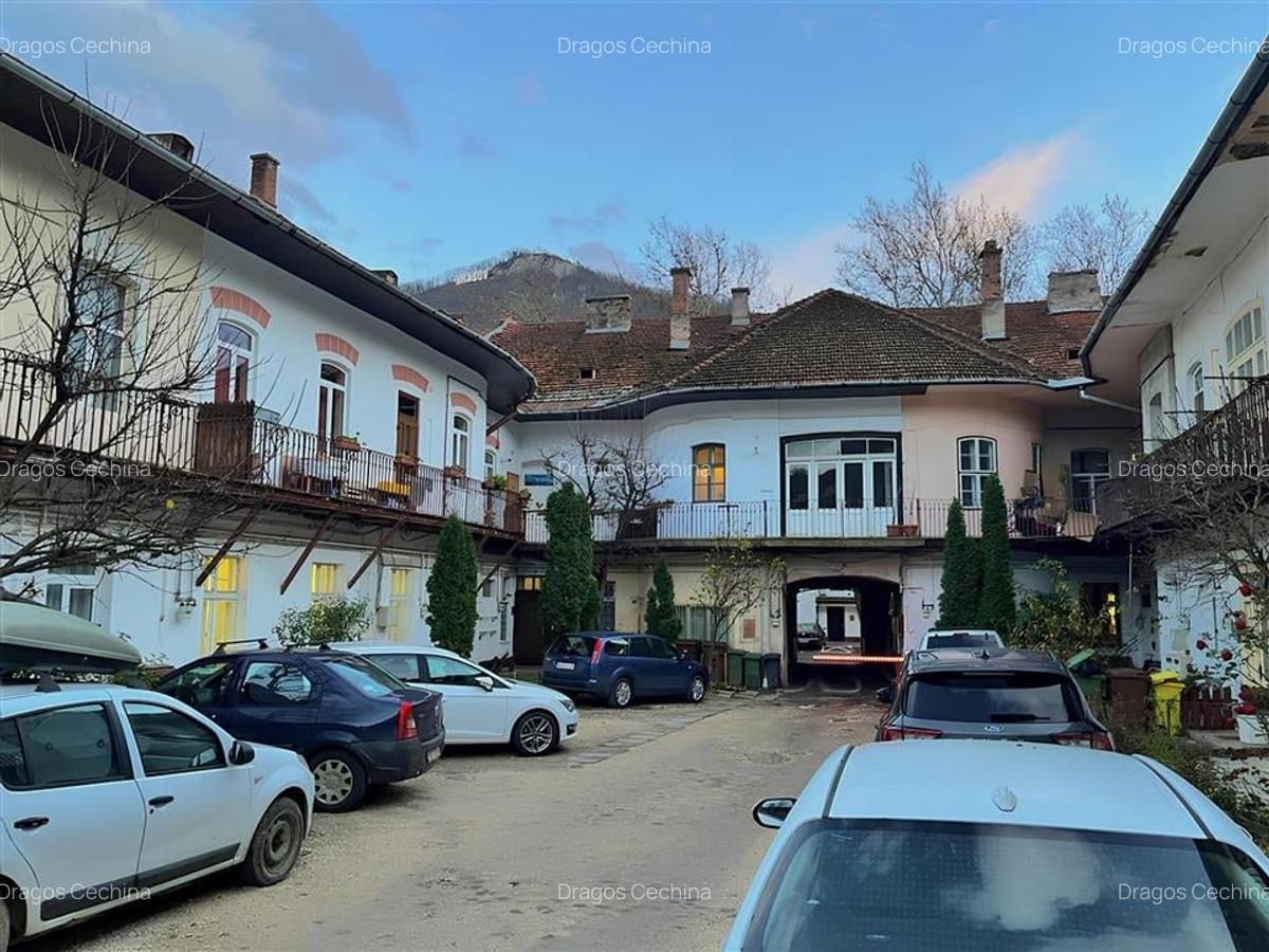 Garsoniera cu Parcare zona Ultracentral Piata Sfatului - 1