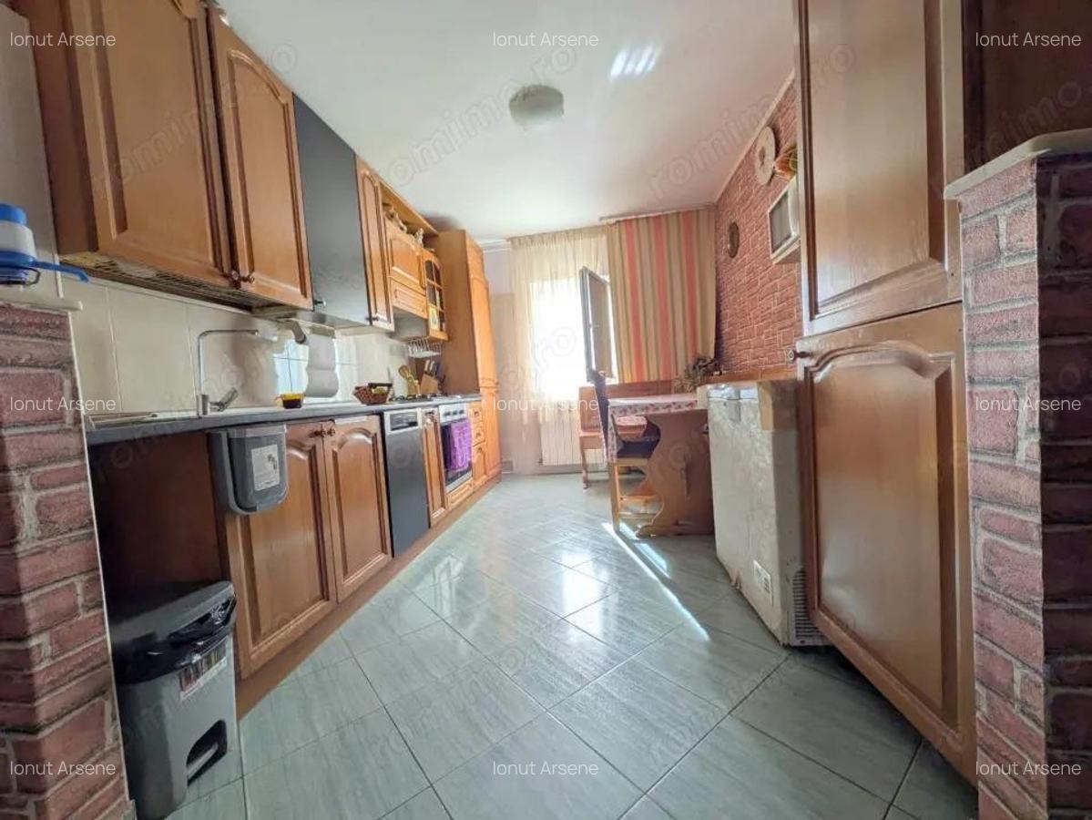 Nord - Parc, Apartament 3 camere decomandat, etaj 2/4, bloc 1984 - 2