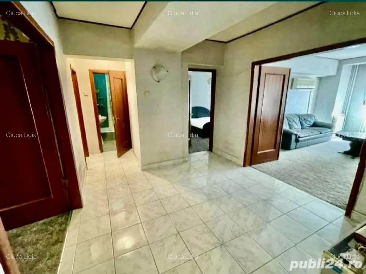 Inchiriez apartament cu 4 camere, in centru, bd Unirii - 2