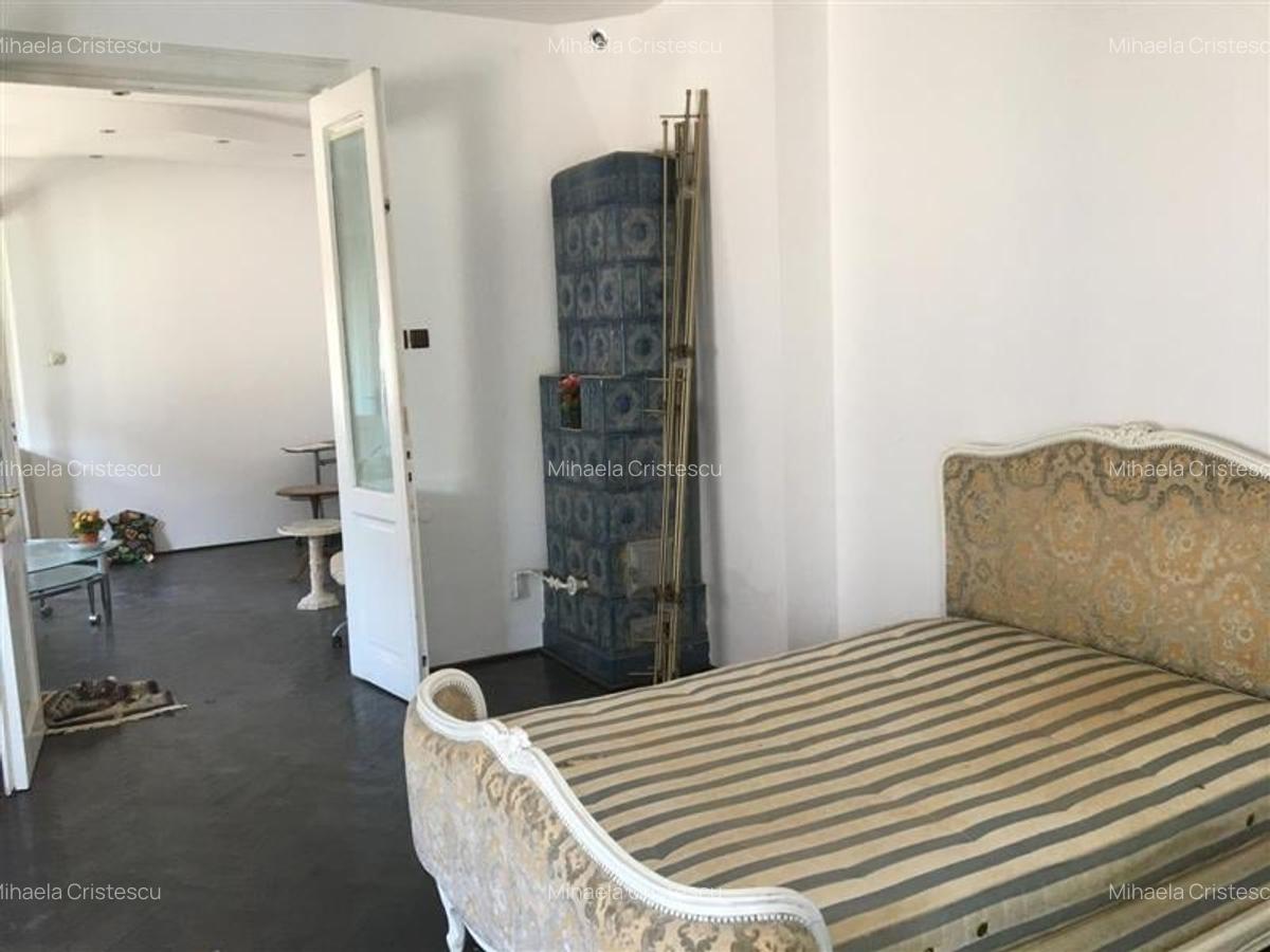 Apartament cu 3 camere circular în 13 Septembrie - 14