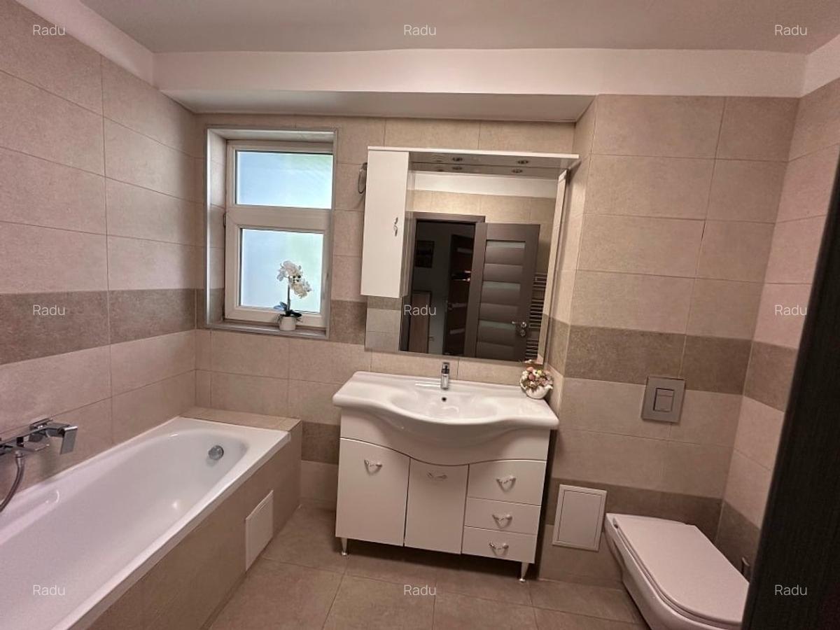 Proprietar, inchiriez apartament 3 camere, Punctele Cardinale, 107mp - 9