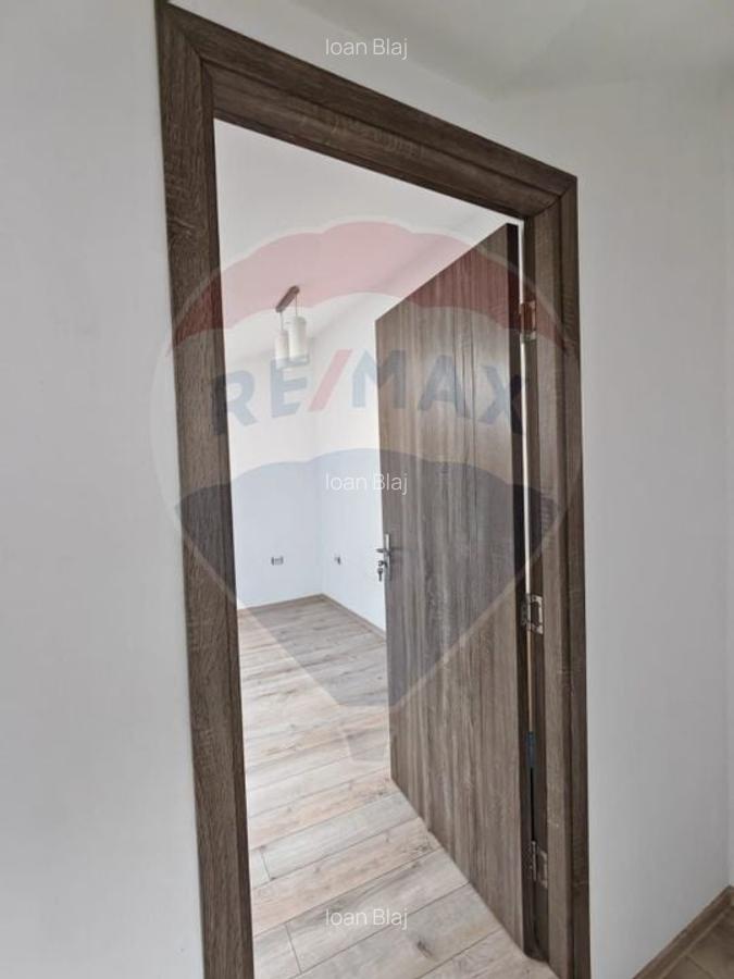 Apartament cu 4 camere de vanzare in zona Bartolomeu - 17