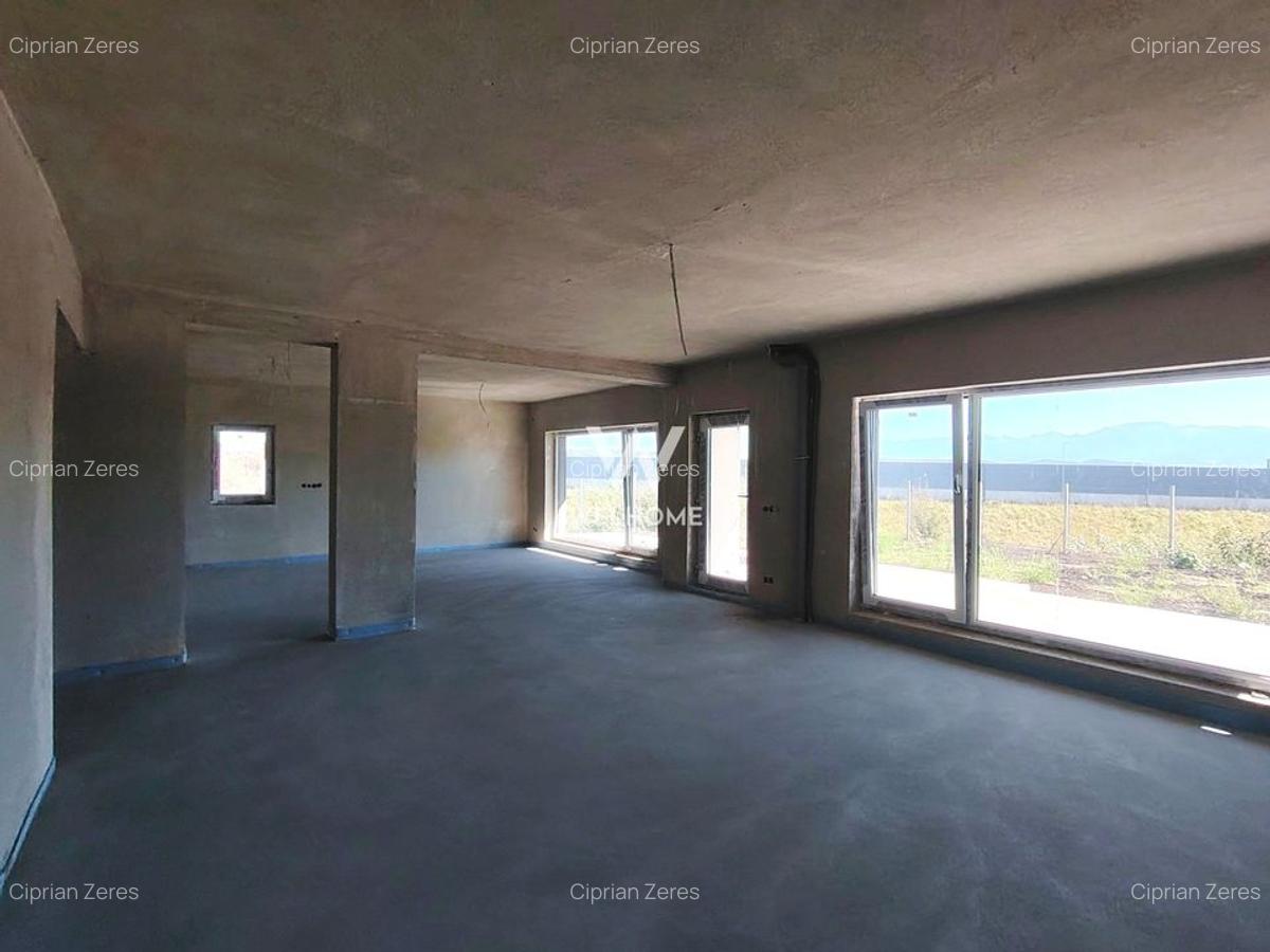 Casa mare cu garaj si teren 790 mp - Casa NOUA - 2