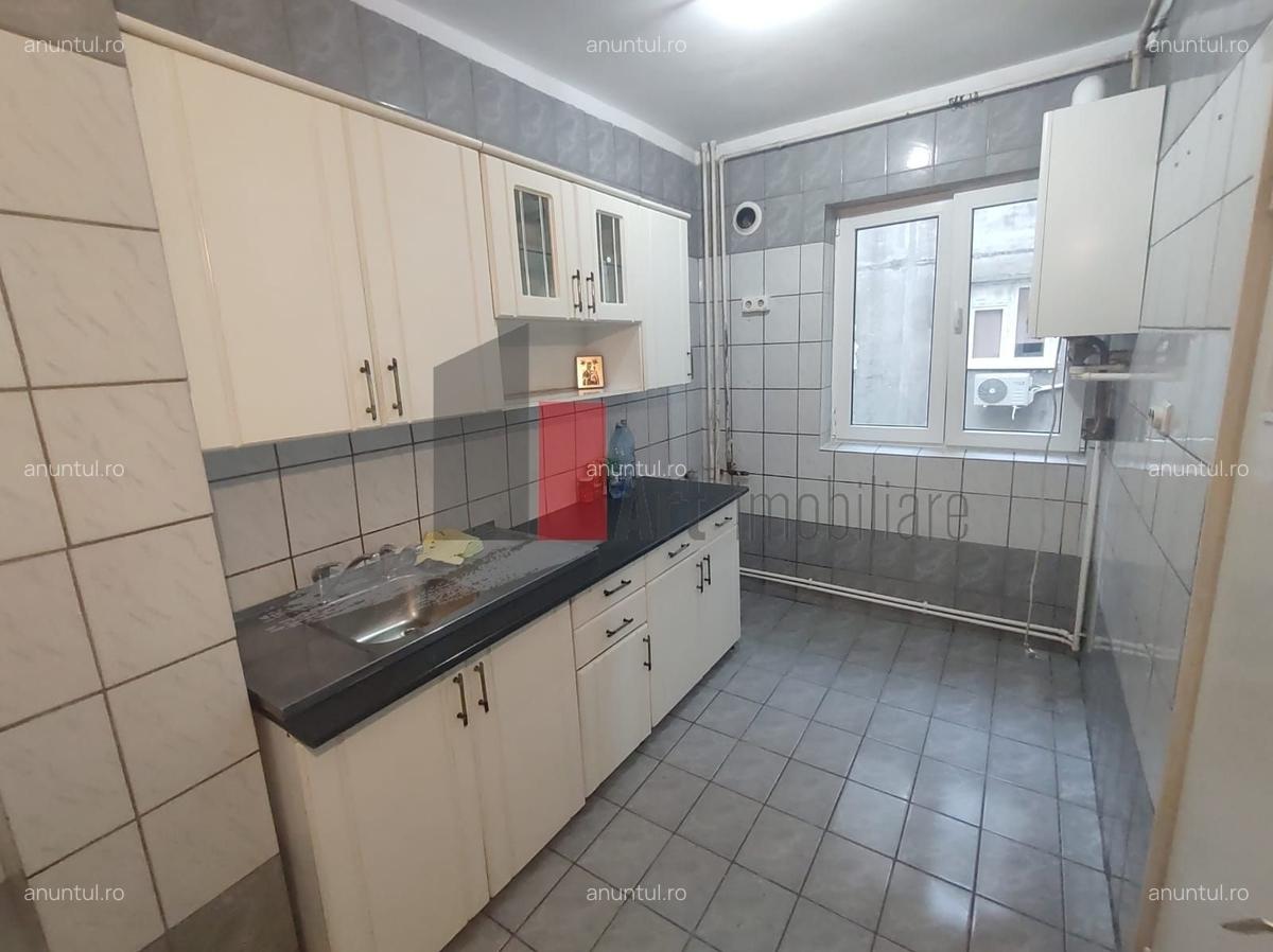 Str. Baciului vanzare apartament decomandat 3 camere cu centrala - 7