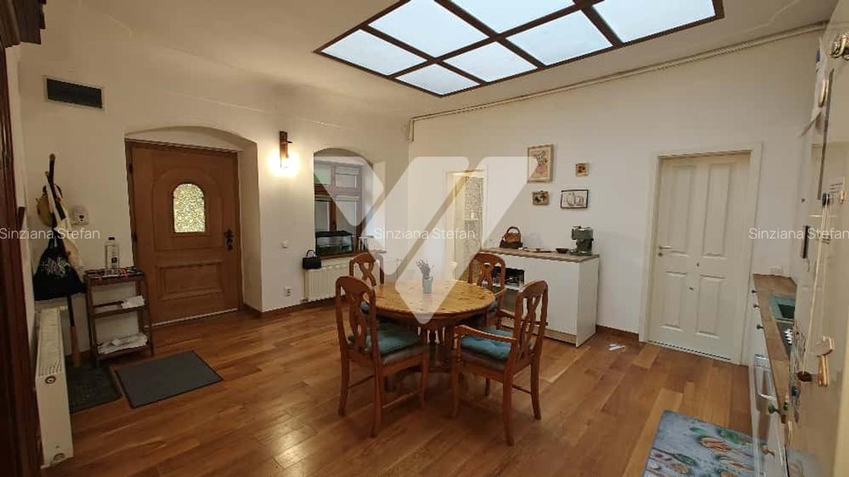 Apartament deosebit cu 3 camere in Centrul Istoric al Sibiului - 2