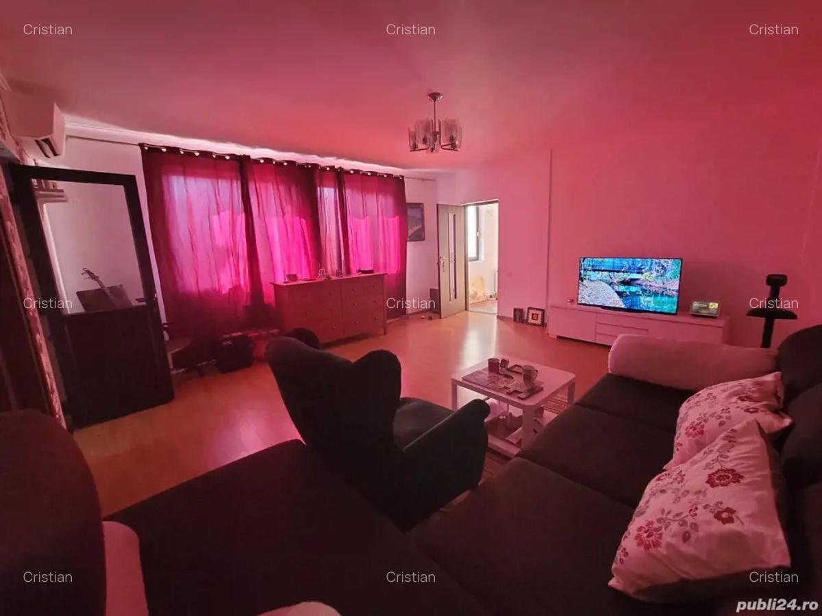 Vila ultra moderna, total utilata, cu acces direct ?i privat la rau. - 7