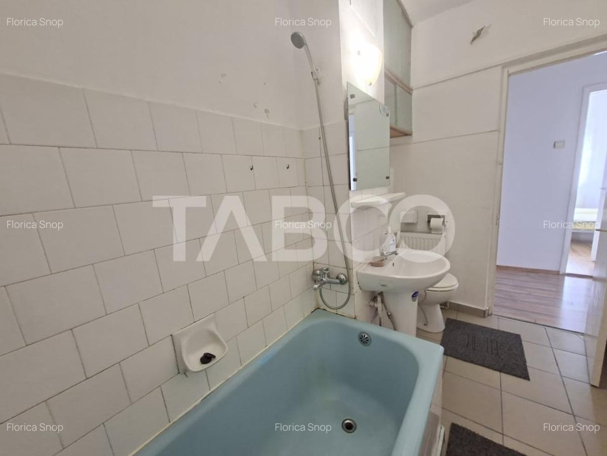 Apartament de vanzare 3 camere decomandat Mihai Viteazul bloc cu lift - 12