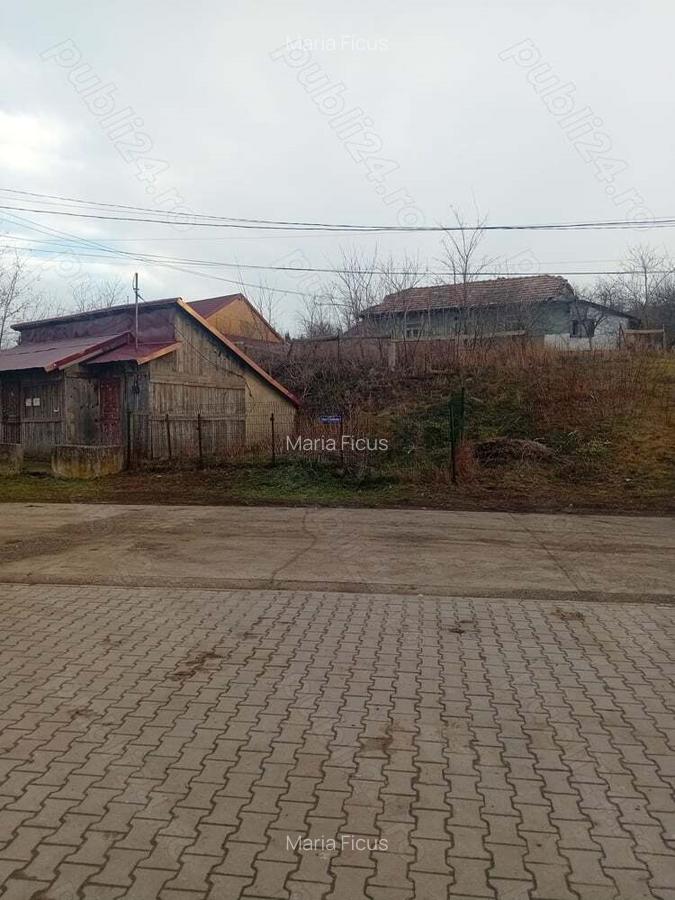 Casa batraneasca de vanzare la ?ara - 1