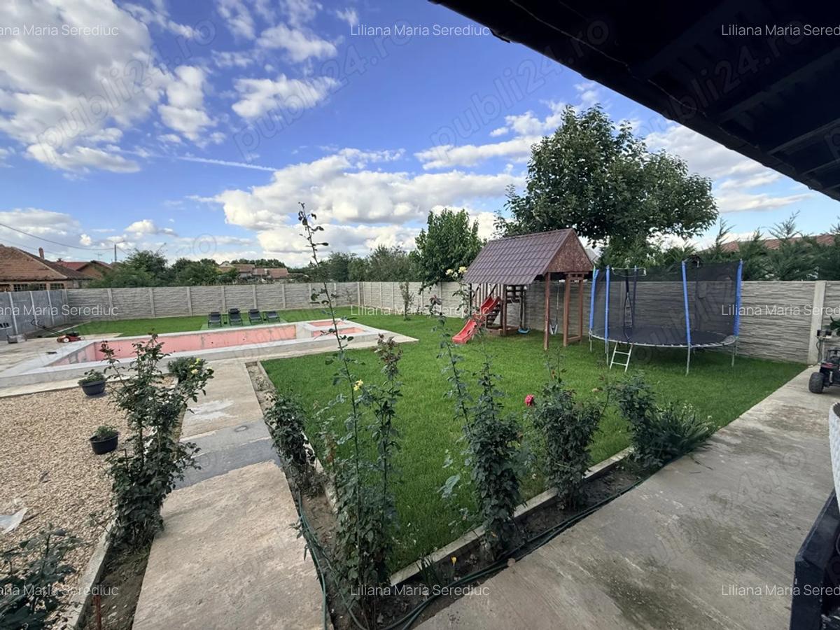 Casa de vanzare cu 7 camere - 10