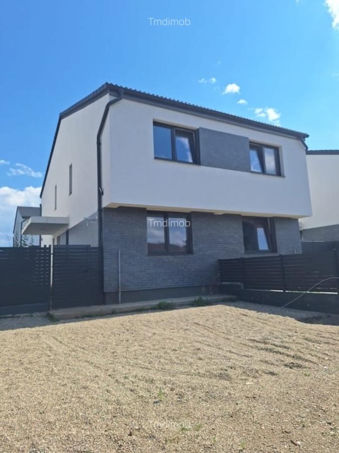 EXCLUSIVITATE! Casa tip duplex,  finisaje premium, curte, 2 locuri de parcare - 1