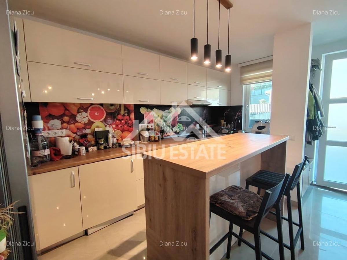 Casa la pret de apatrament 4 camere 2 bai - 6 Casa la pret de apatrament 4 camere 2 bai - 6