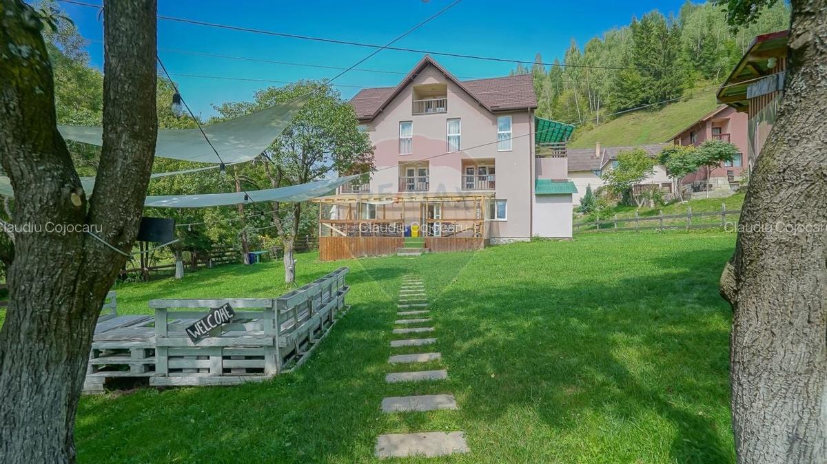 Pensiune in Moieciu de Jos, investitie cu potential turistic ridicat! - 1