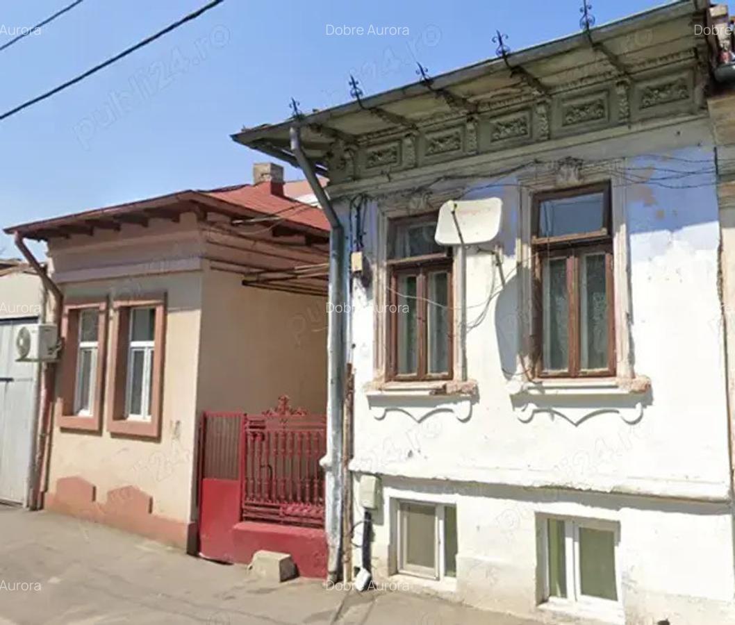 Vanzare teren ?i construc?ie, zona centrala hala traian - 1