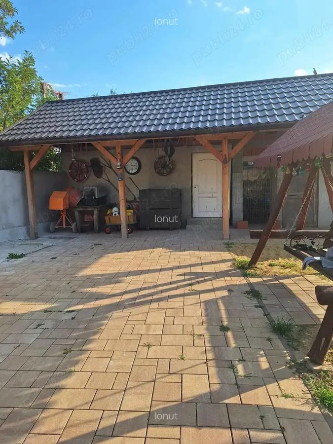 Vand sau schimb casa - 2