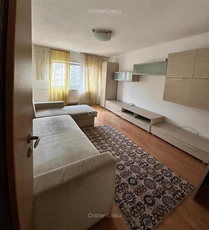 Spatios decomandat 2 camere etaj 3 zona Lunei - 3