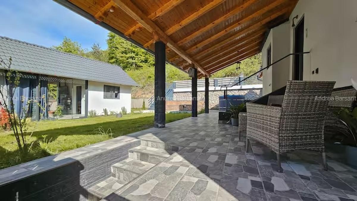 Casă de vânzare/ casă de vacanță sat turistic Suncuius Oportunitate de afaceri - 4