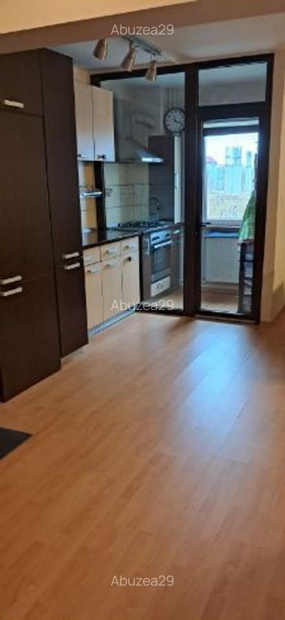 Proprietar- Vanzare apartament 3 camere - 4