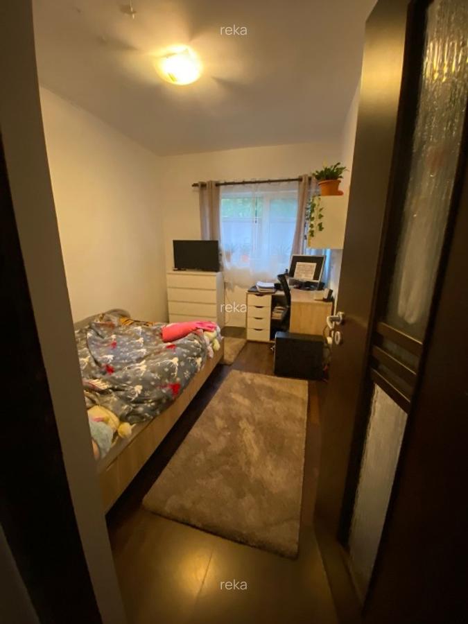 PE propune spre vanzare un apartament cu 3 camere, situat in zona străzii Salcâm - 10