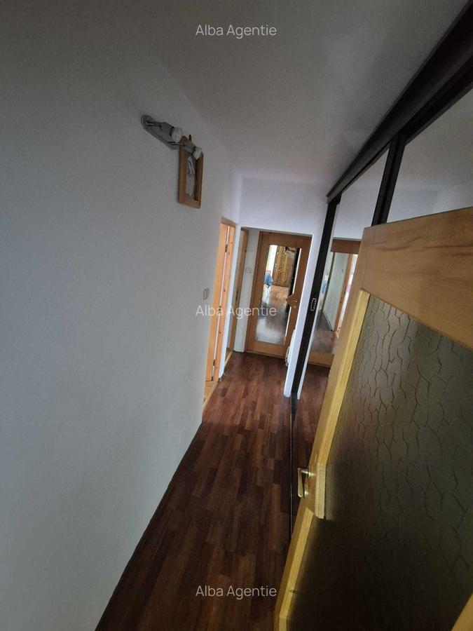 Apartament 3 camere decomandat , zona  Cetate , mobilat - 3