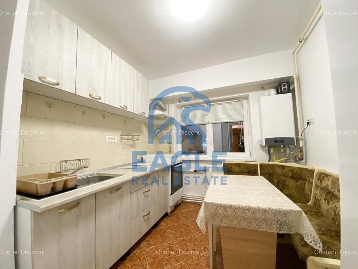 Piata Brotacei - 2 Camere decomandat Et. 1 cu balcon pe termen lung - 3