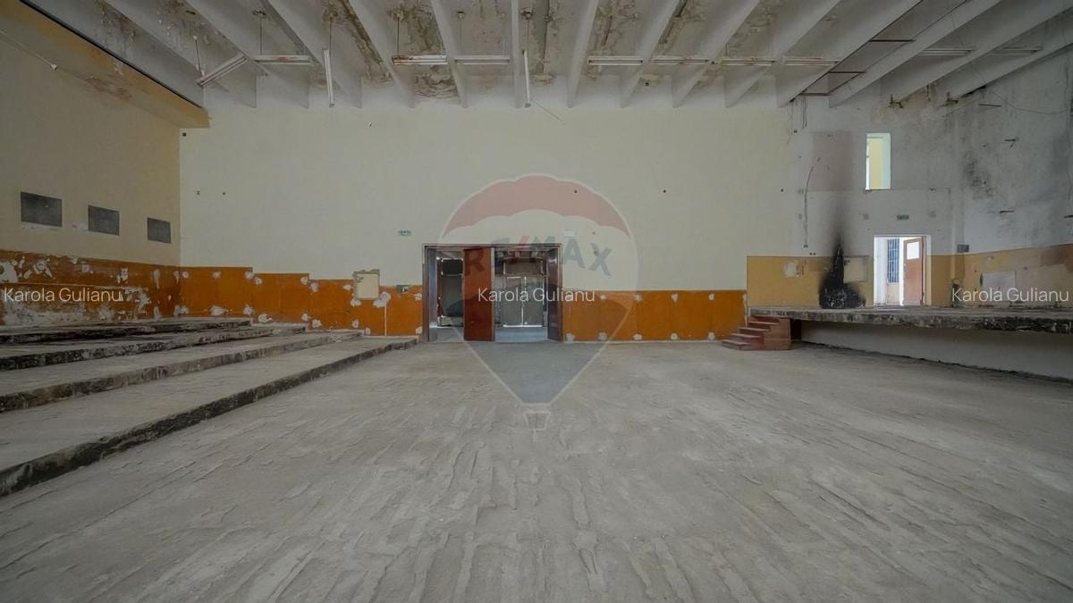 Vanzare cladire comerciala in Municipiul Sacele, judetul Brasov - 10
