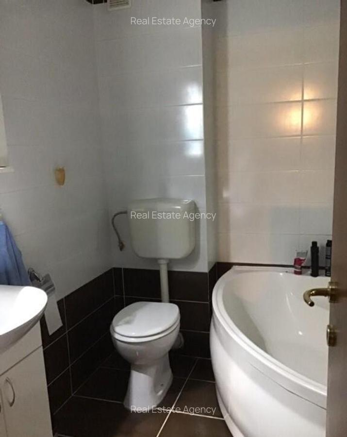 Apartament cu 3 camere in zona Lipovei - 3
