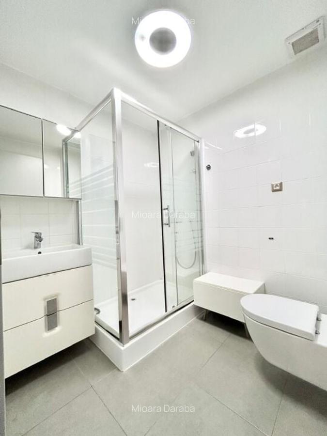 Villa with modern architecture, heated pool, 1000sqm yard, Iancu Nicolae area - 11