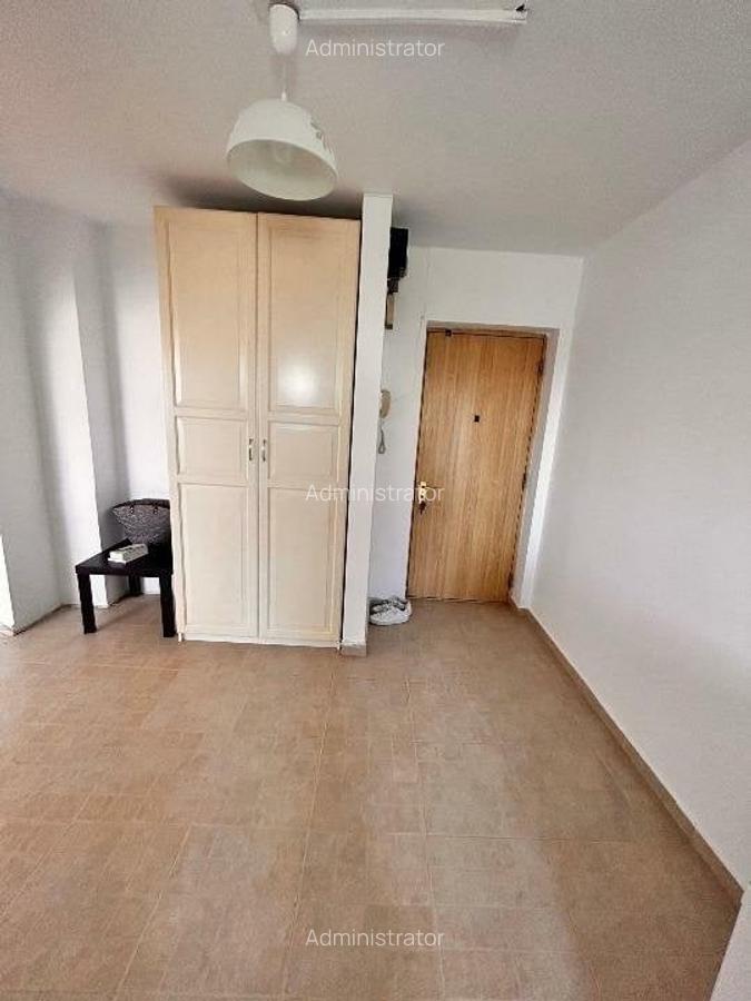 Piata Romana Calea Dorobantilor langa Facultatea ASE,aproape de metrou - 3