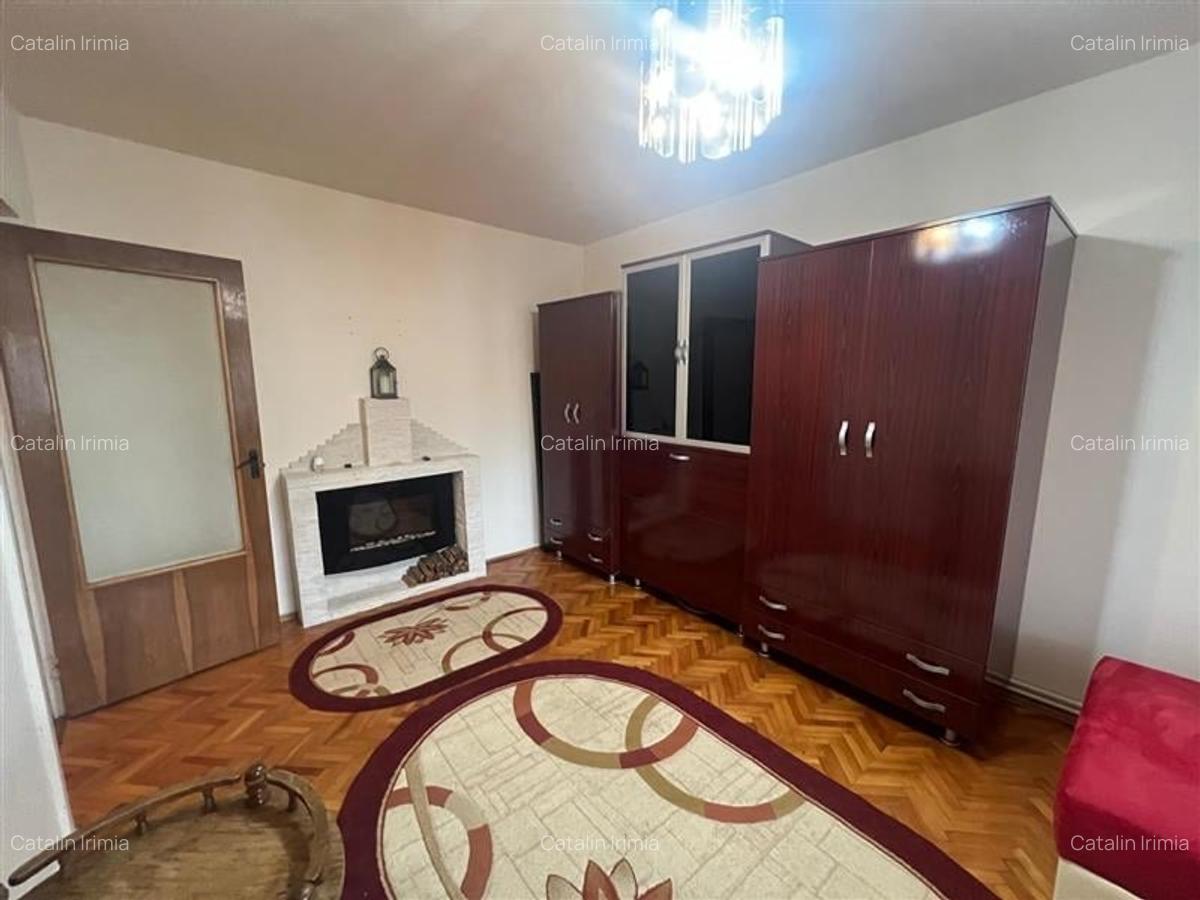 Apartament cu 3 camere decomandate si loc de parcare - 1