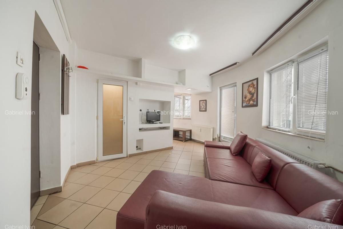 Unirii-Sfanta Vineri*Bloc 1990*Terasa 40 mp*Etaj 8/8* Mobilat si utilat modern - 1