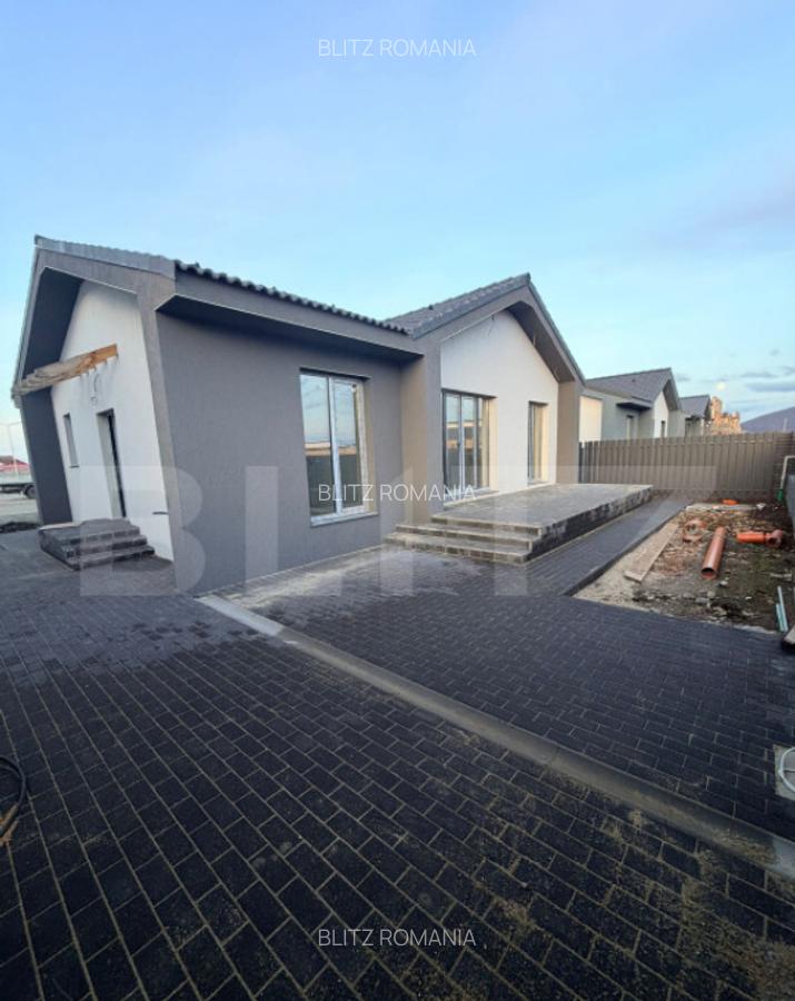 Casa de vanzare in Sanpetru teren 300 m2, suprafa? - 11