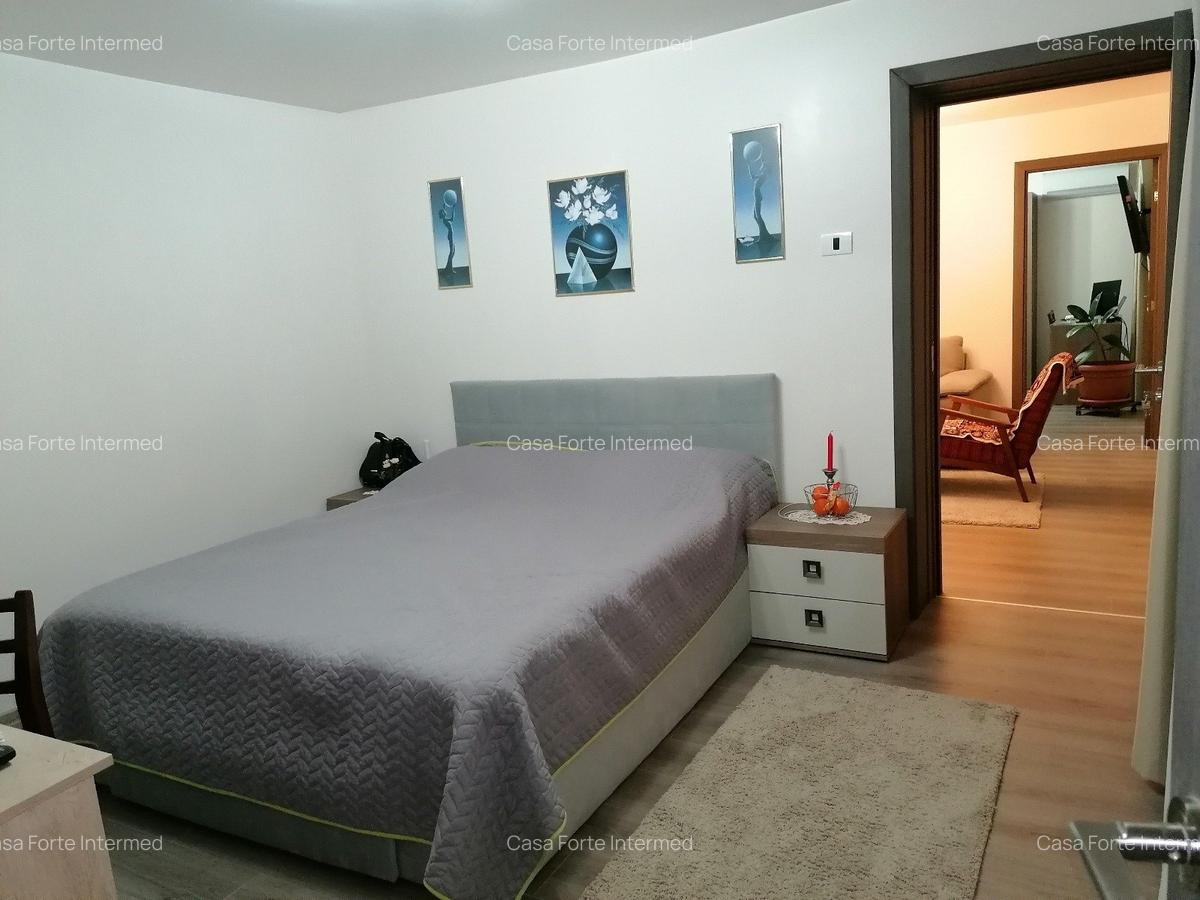 Casa de inchiriat Bulevardul Mamaia zona Delfinariu  900 euro - 11