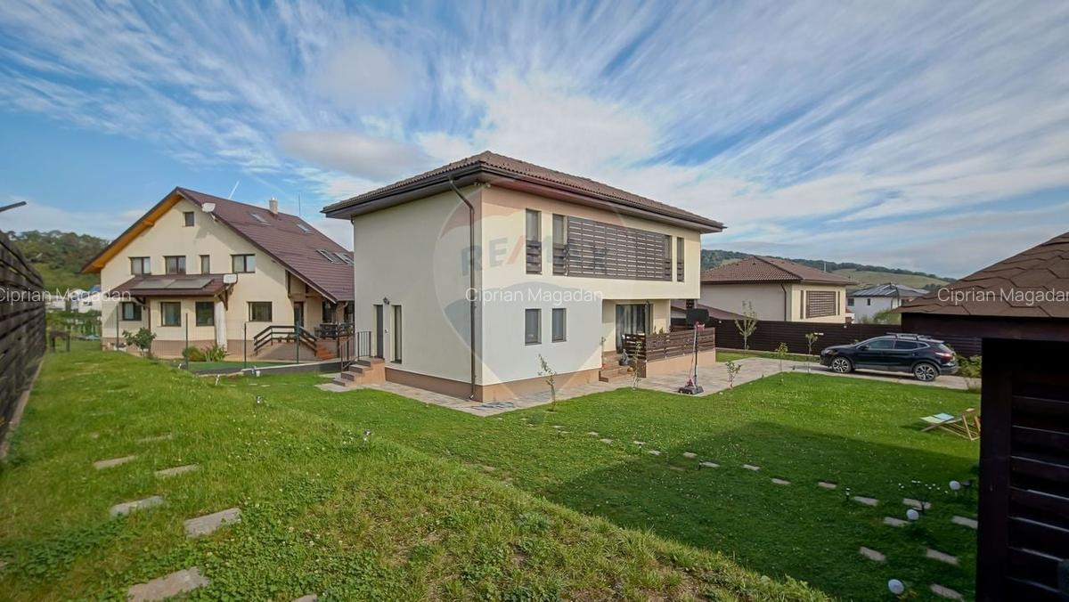 Casa individuala de vanzare in Harman - moderna, spatioasa si complet - 31