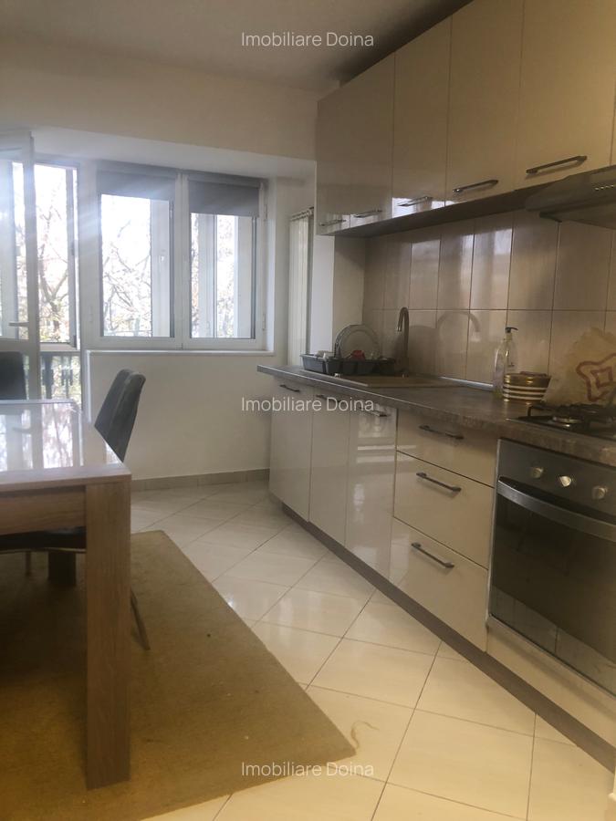 De inchiriat 3 cam Piata Unirii fantani stradal - 1