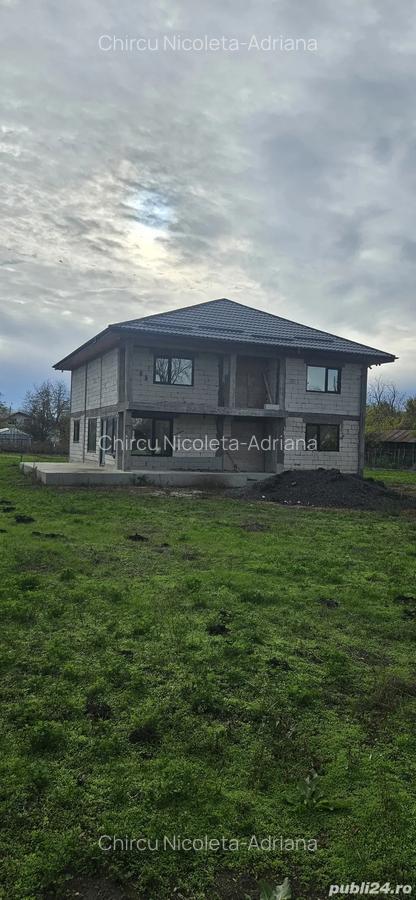 Casa de vanzare locul ideal pentru lini?te, natura ?i confort! - 1