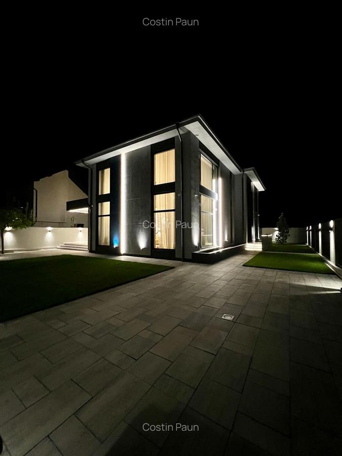 Casa individuala cu 6 camere. Complet mobilata si utilata LUX. Comision 0 - 3