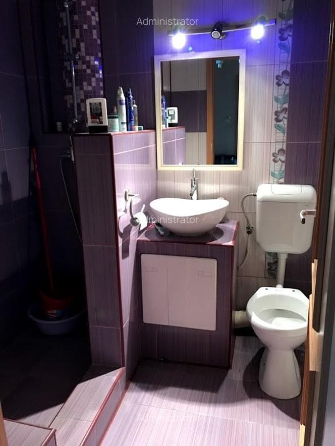 Apartament cu 3 camere semidecomandat în Calea București - 9