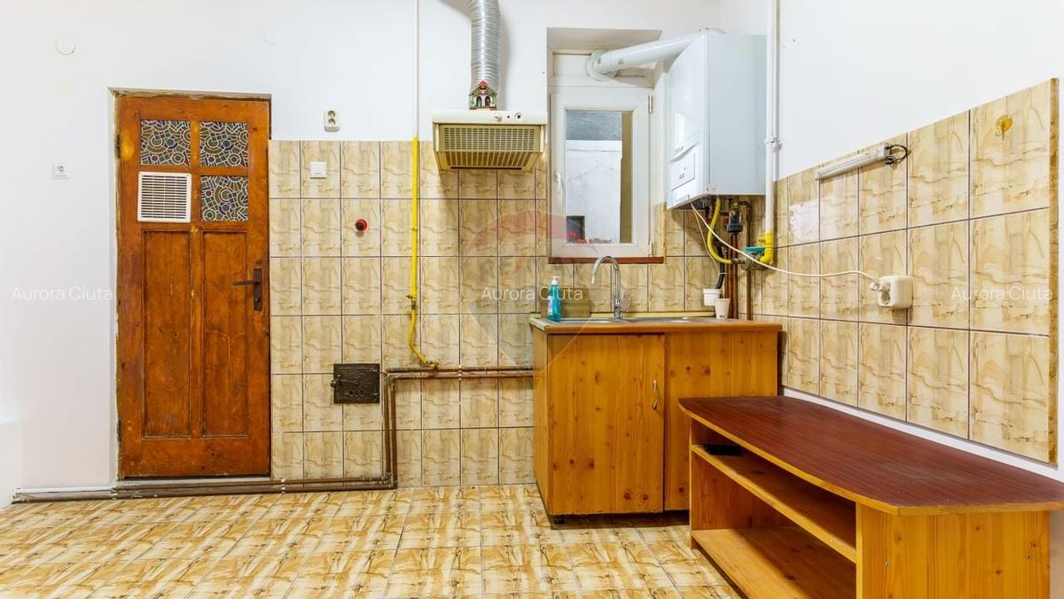 3 camere cu gradina, vila interbelica, Emil Racovita,Central,Comision0 - 2