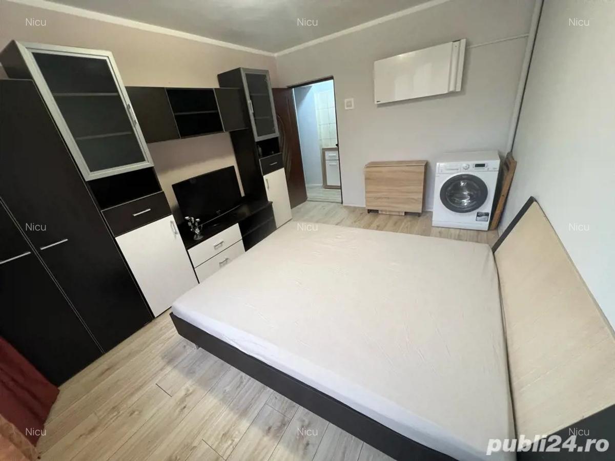 Inchiriez garsoniera, la capatul troleului 102 - 1