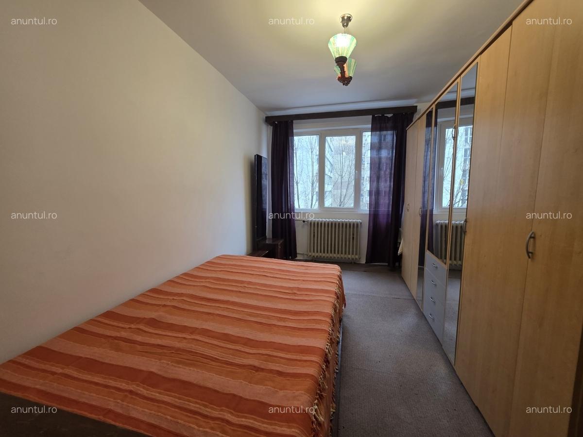 Titan, 10 minute metrou, chiar la intrarea in parcul IOR, pe Lotrioara - 15