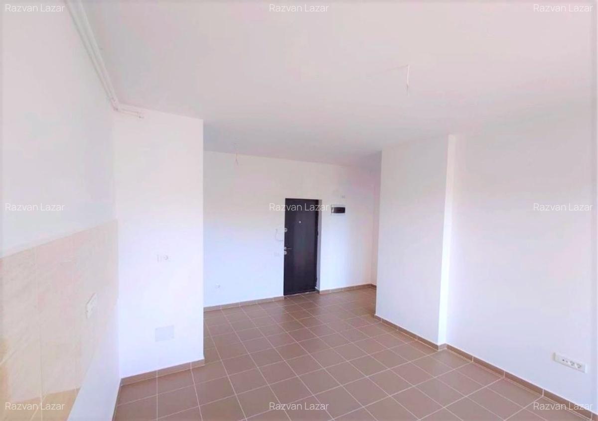 Apartament cu 2 camere semidecomandat în Apărătorii Patriei - 3