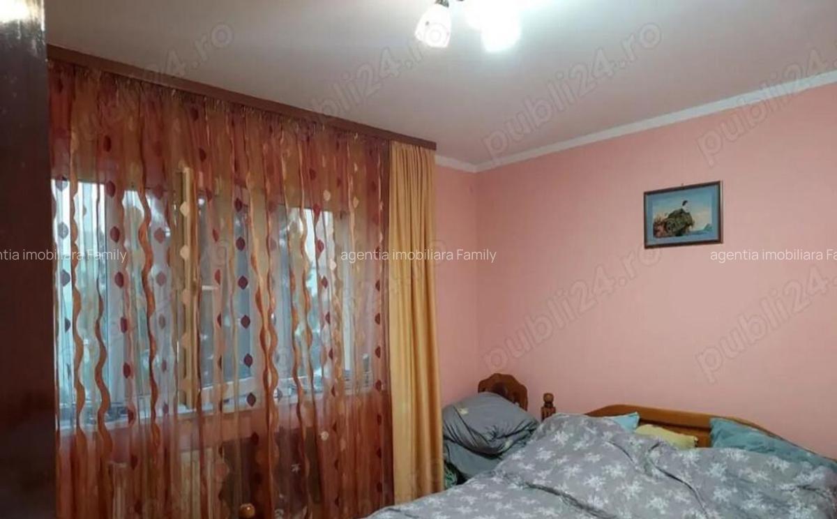 Apartament cu 3 Camere Decomandate Zona George Enescu - 1