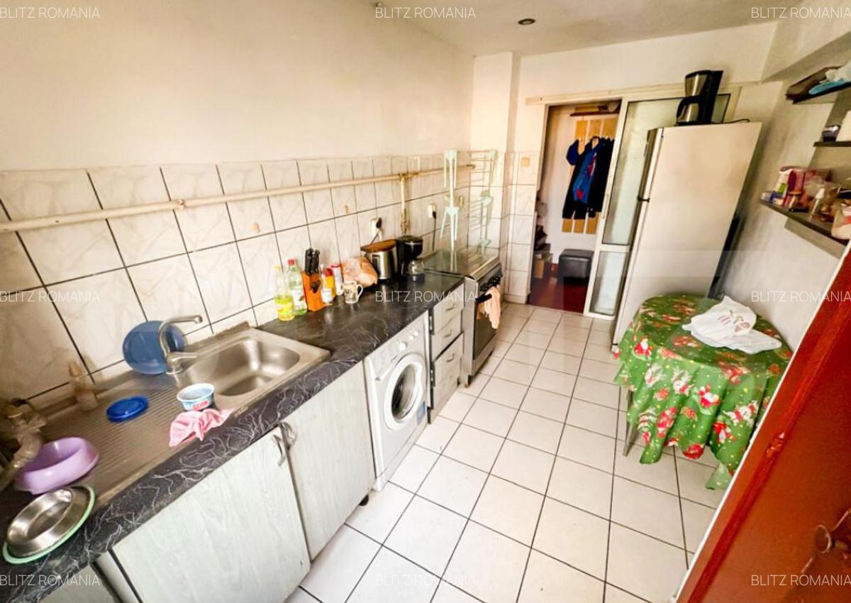 Apartament cu 4 camere, decomandat, zona Decebal - 2