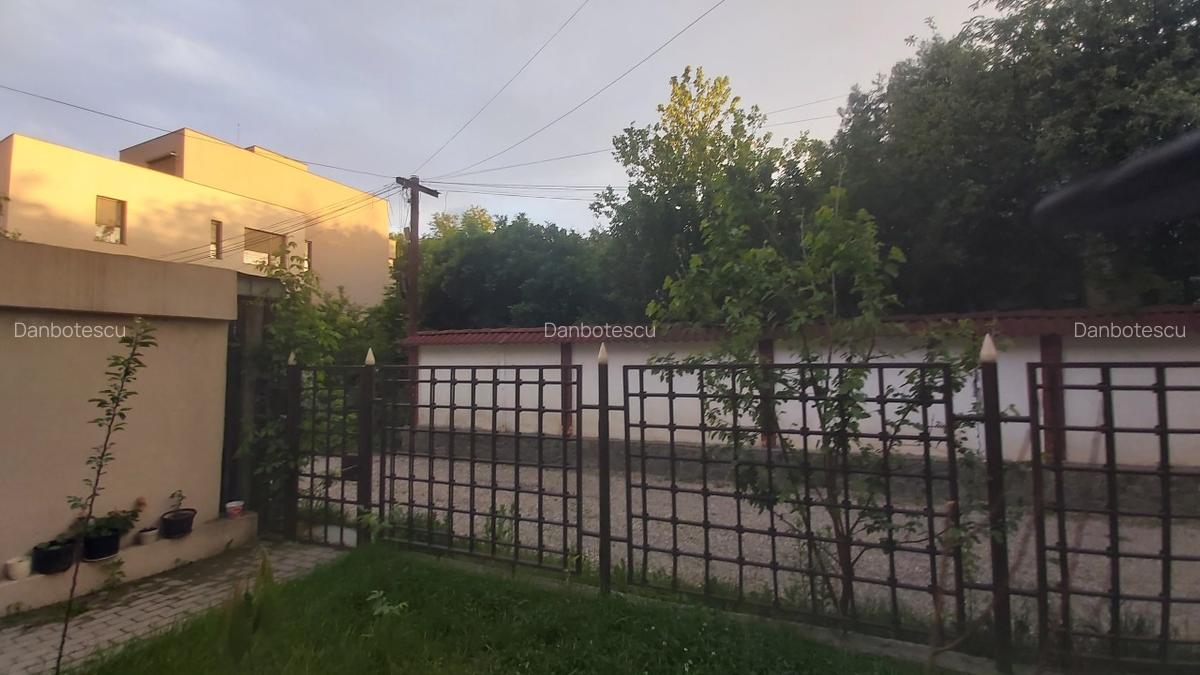 Casa Padurea Baneasa - 3 locuri de parcare , an 1998 - 11