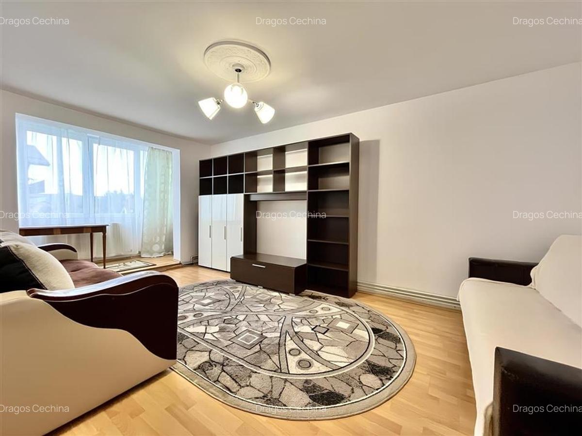 Apartament Decomandat cu 3 Camere si Parcare in Tractorul - 1