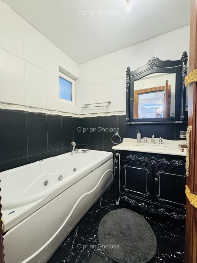 Apartament deosebit in zona Piata Universitatii - 16