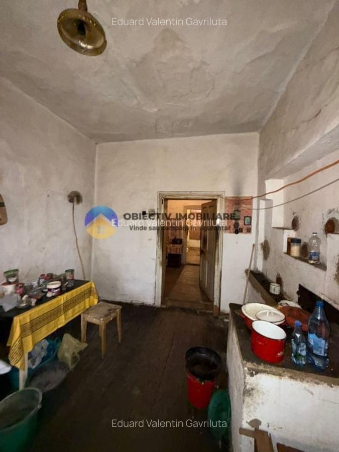 Casa + teren spatios de vanzare - Girov - 13