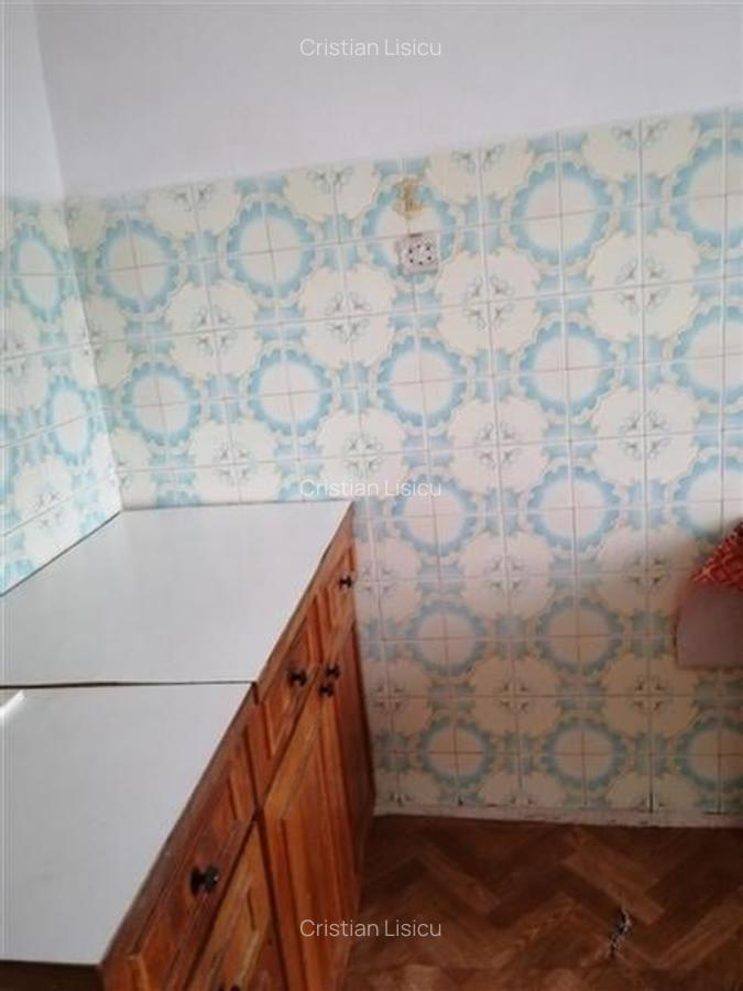 Apartament cu 3 camere spatios decomandat zona Sagului - 11