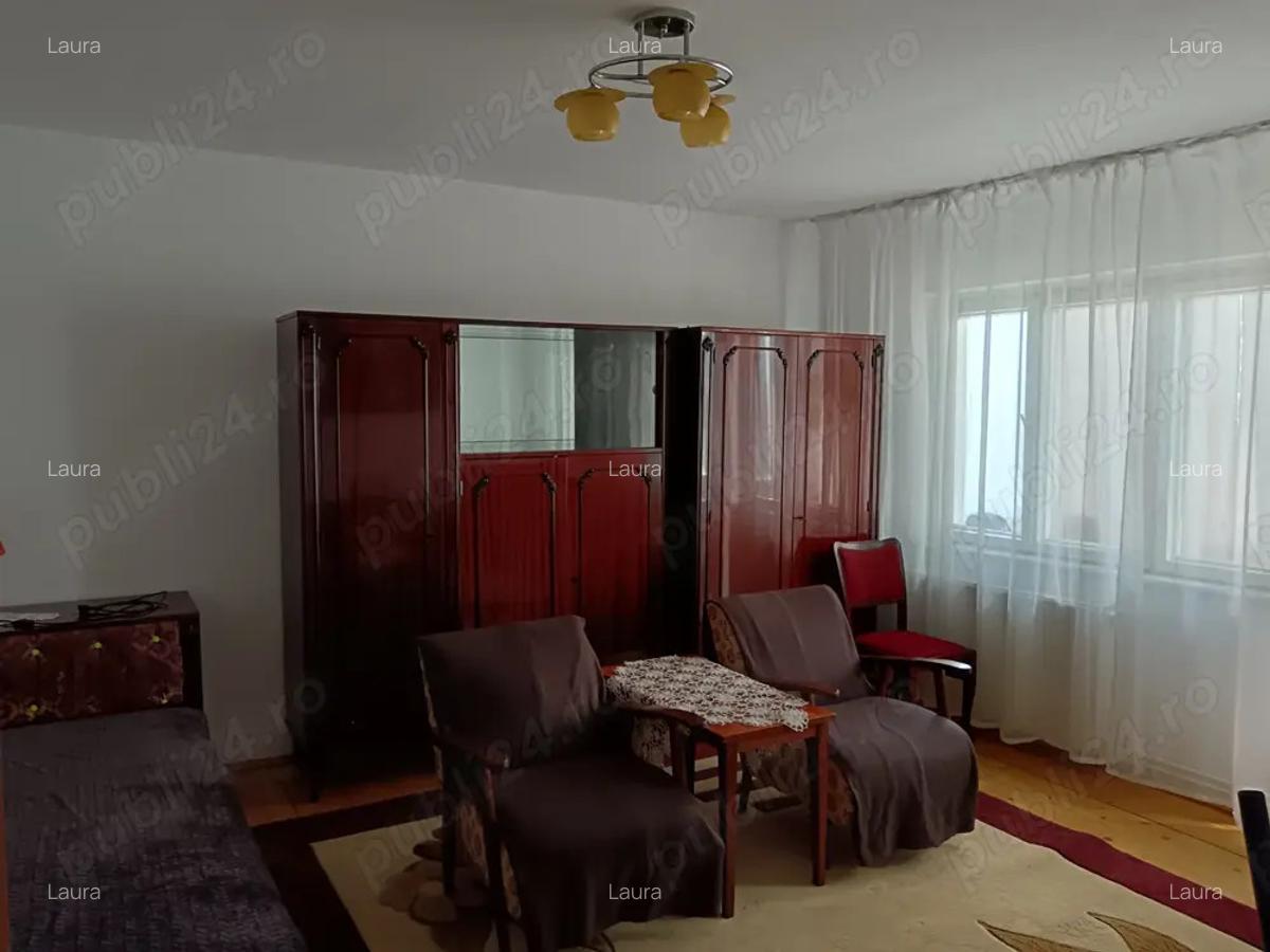 Proprietar inchiriez apartament 2 camere decomandat,zona Girocului - 6