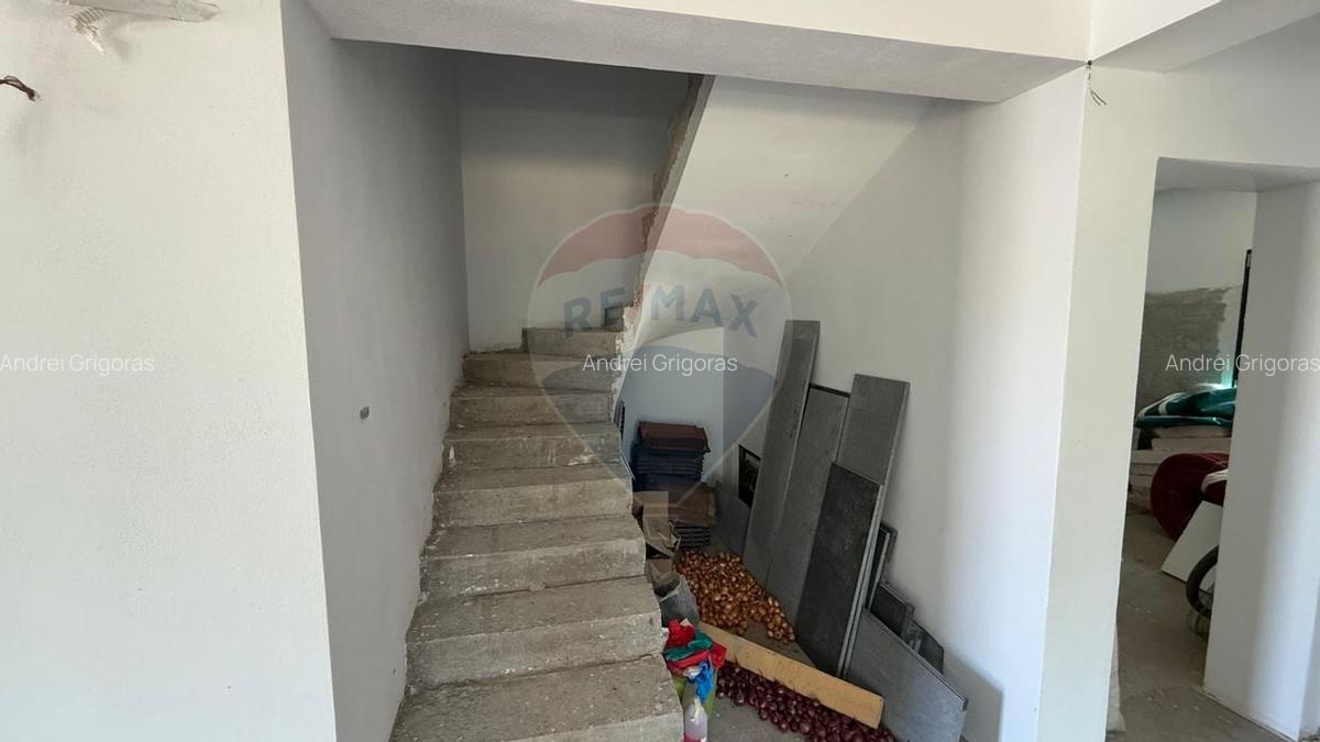Casa / Vila cu 5 camere zona Sud - 12